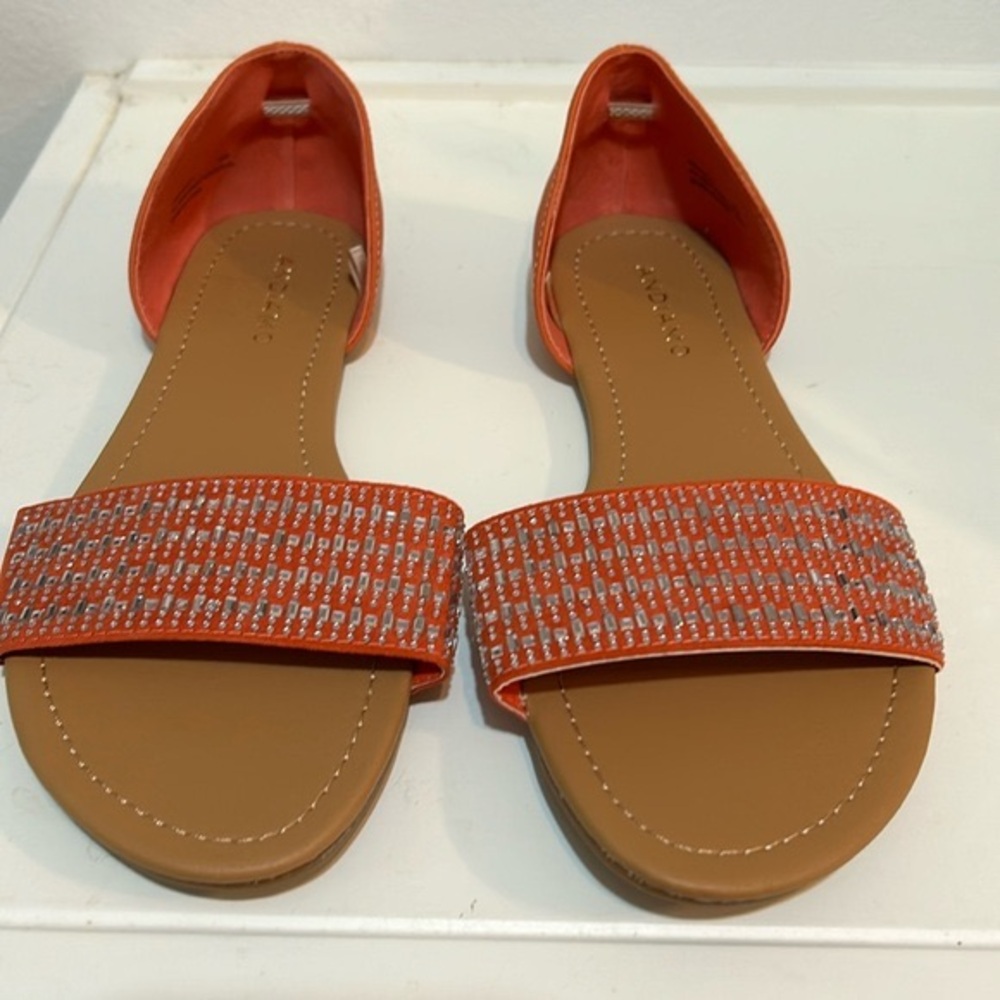 NWOT Andiamo ABENNETT Melon/tangerine colored sandal